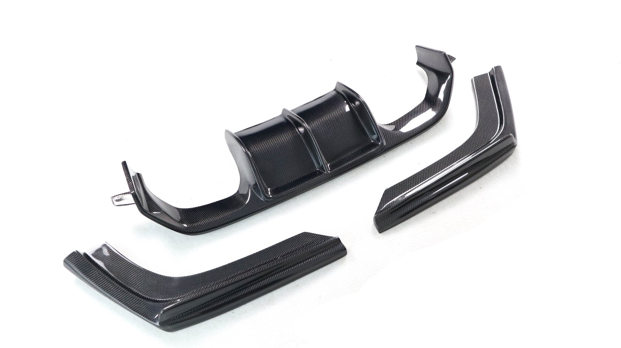 BMW F80/F82/F83 V - STYLE KARBONFIBER DIFFUSER