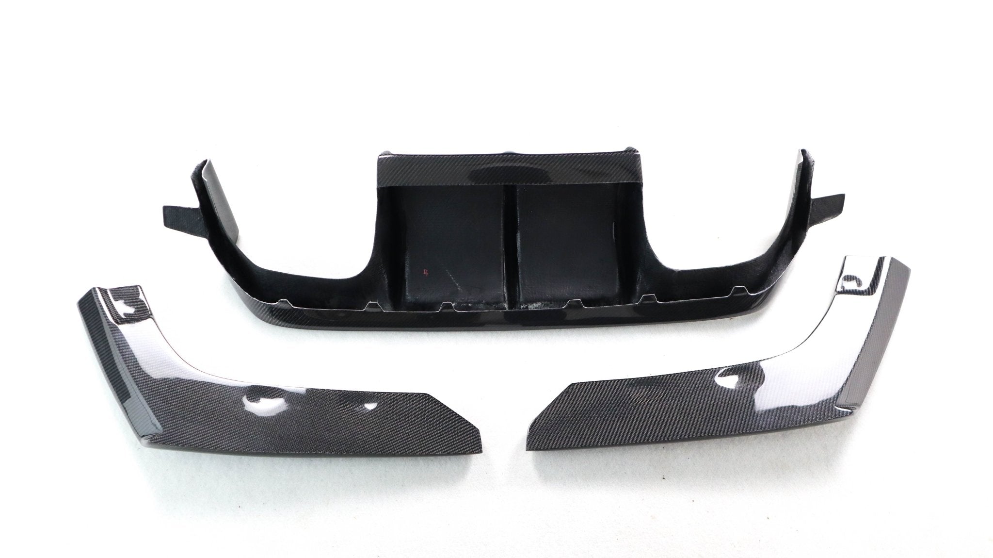BMW F80/F82/F83 V - STYLE KARBONFIBER DIFFUSER