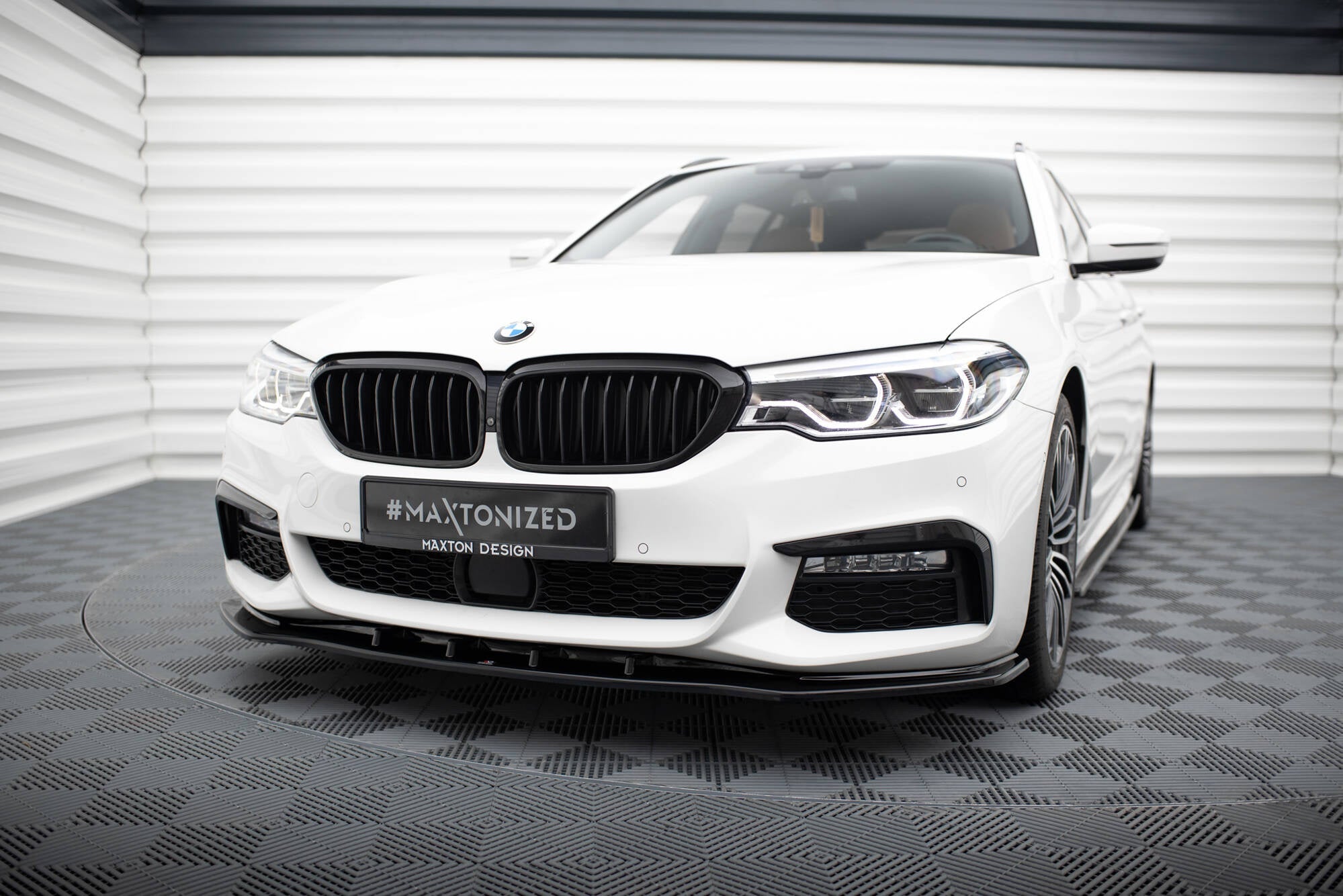 BMW G30 MAXTON FRONTLEPPE V.1