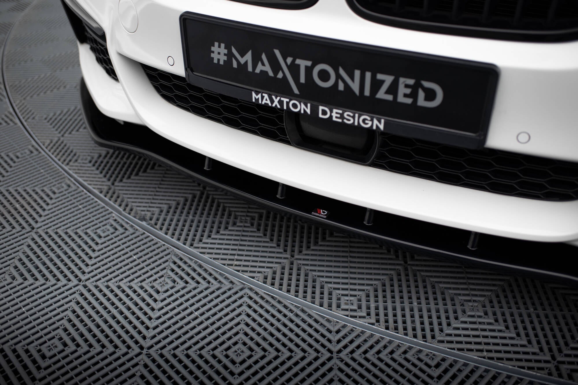 BMW G30 MAXTON FRONTLEPPE V.1