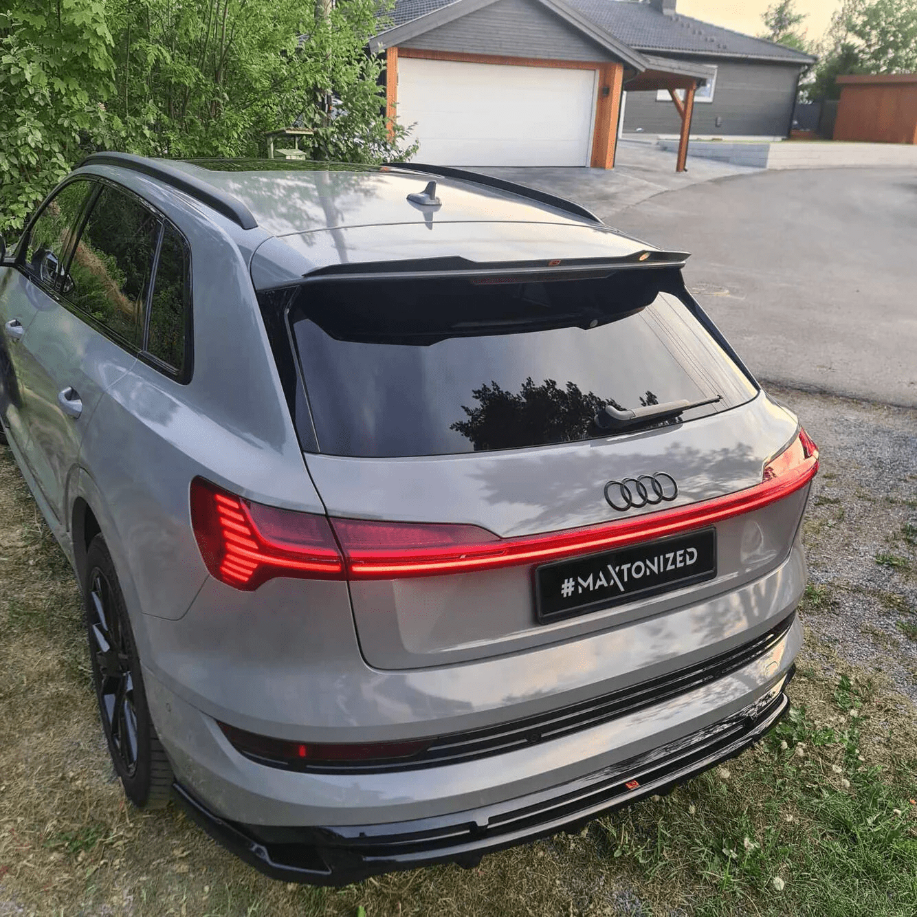 Maxton Design Bakdiffuser med vertikale finner – Audi e-tron S-Line