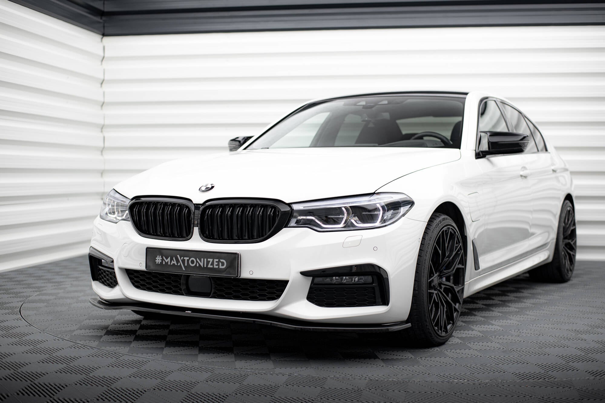 Maxton Design Frontsplitter V.2 – BMW 5 M - Pack / M550d / M550i G30 / G31