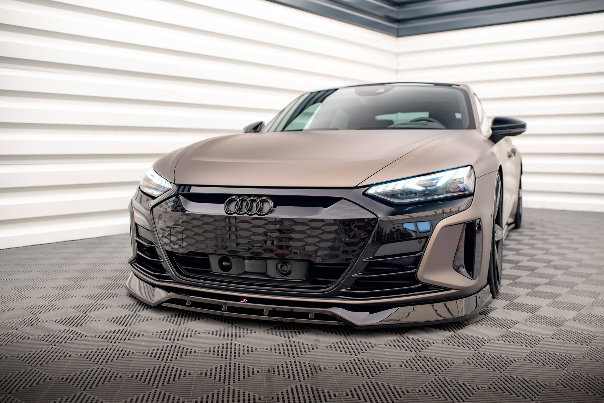 Maxton Design Frontsplitter V.3 – Audi e - Tron GT / RS GT Mk1
