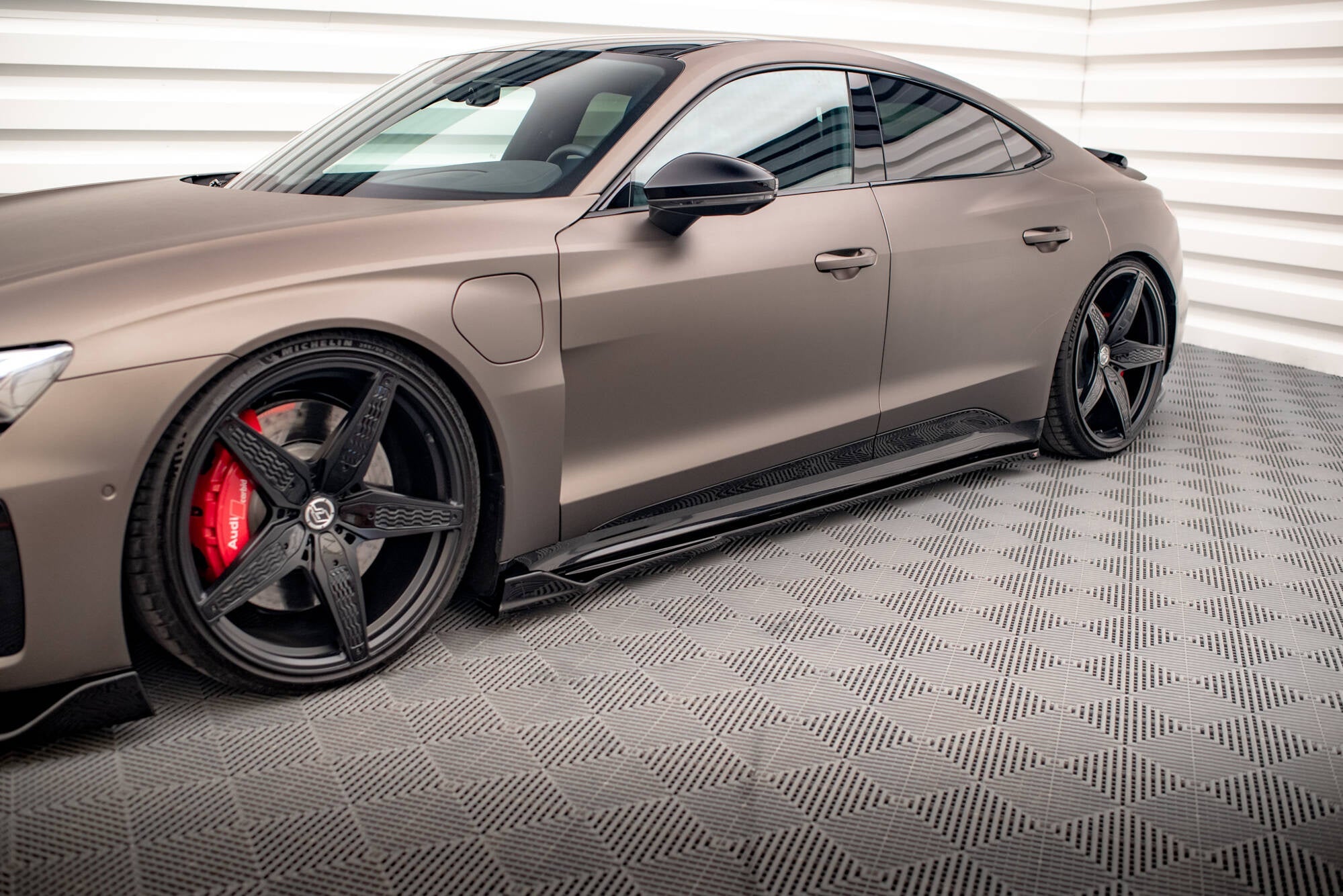 Maxton Design Splitter Kit – Audi e - Tron GT / RS GT Mk1