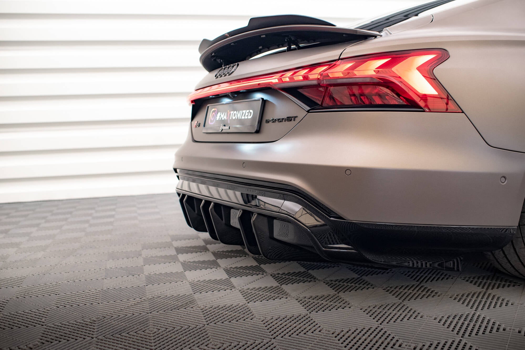 Maxton Design Splitter Kit – Audi e - Tron GT / RS GT Mk1