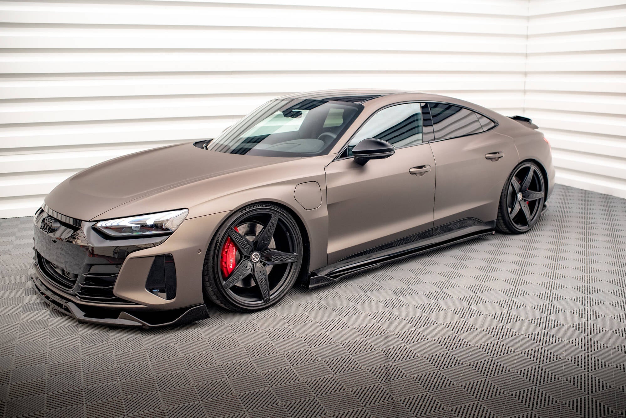 Maxton Design Splitter Kit – Audi e - Tron GT / RS GT Mk1