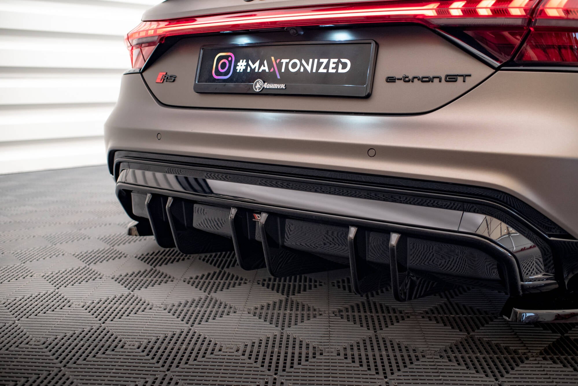 Maxton Design Splitter Kit – Audi e - Tron GT / RS GT Mk1