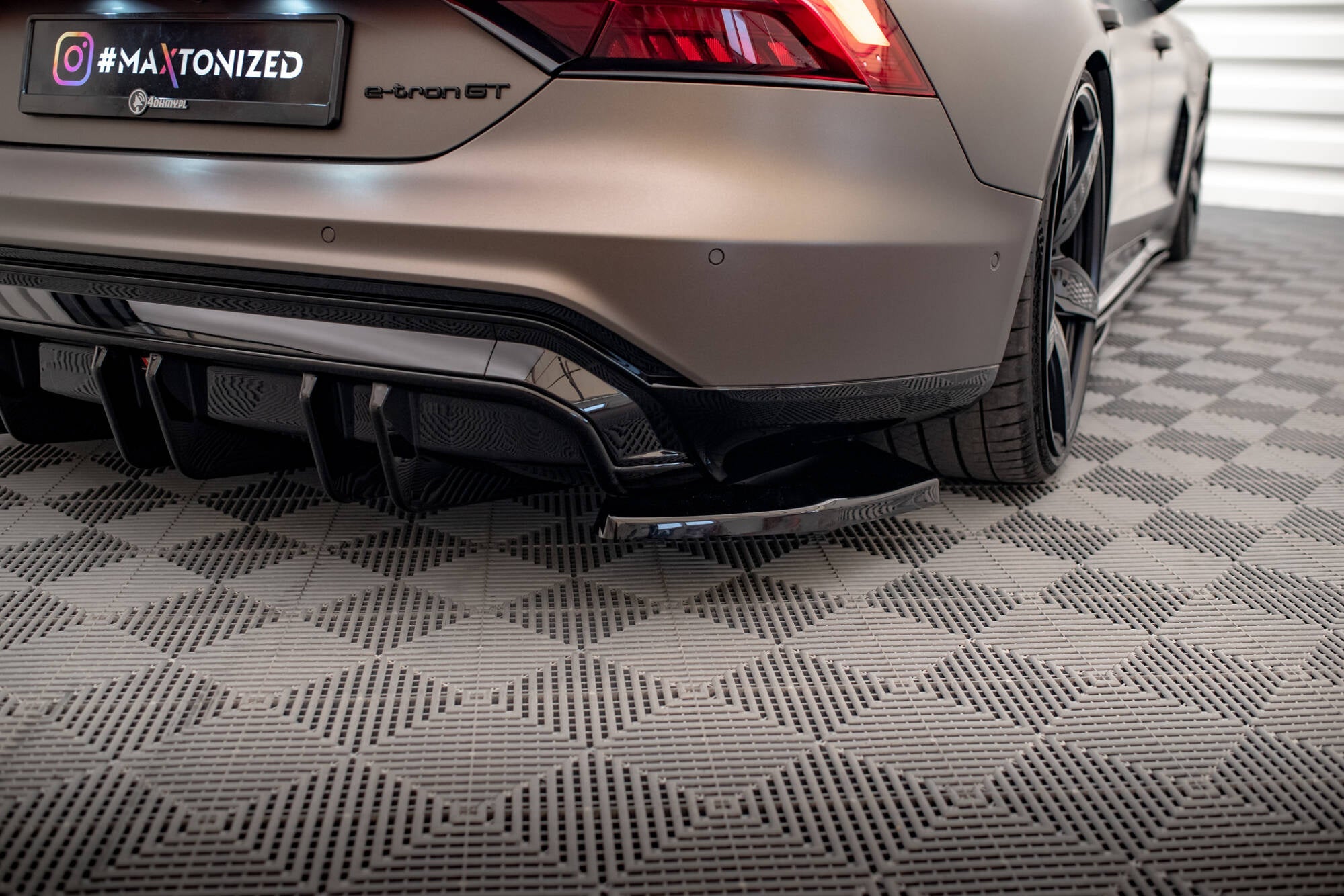 Maxton Design Splitter Kit – Audi e - Tron GT / RS GT Mk1