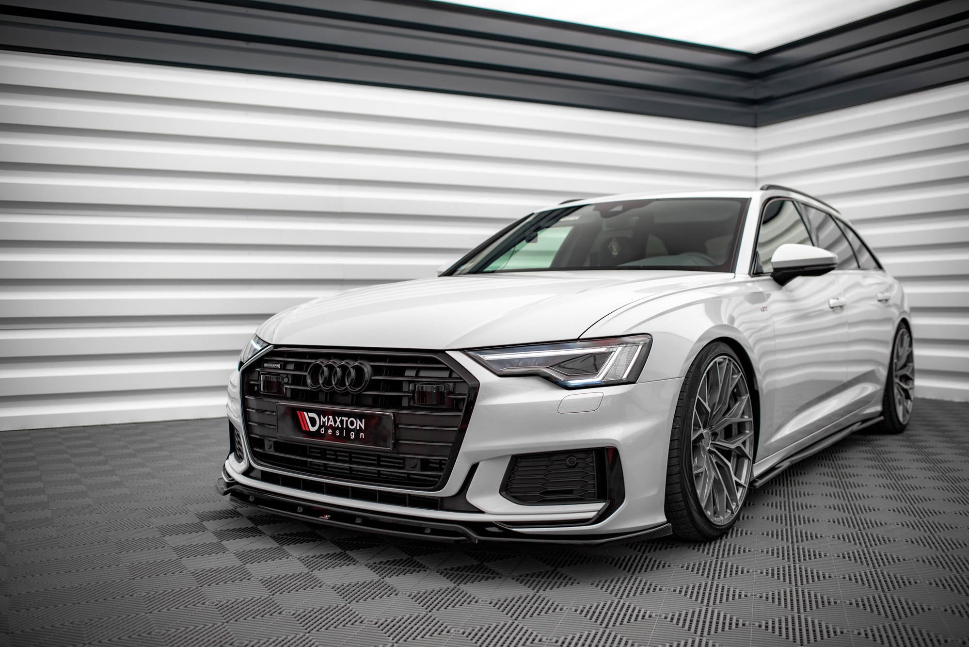 AUDI A6 C8 S - LINE MAXTON FRONTLEPPE V.3