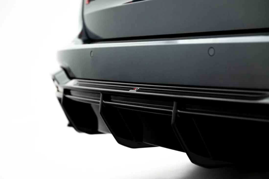 Maxton Design Bakdiffuser – Audi RS7 C8 med hengerfeste