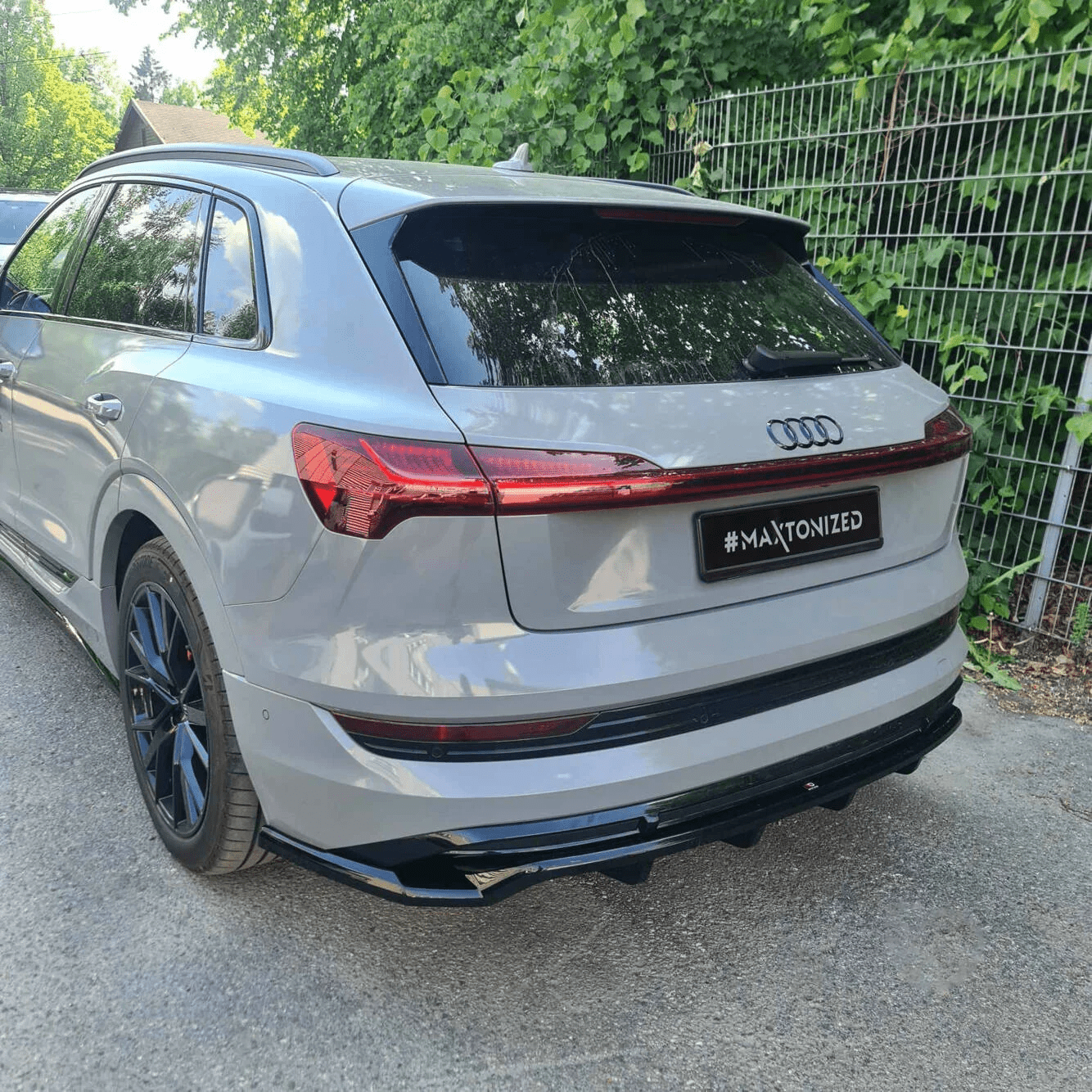 Maxton Design Bakdiffuser med vertikale finner – Audi e-tron S-Line