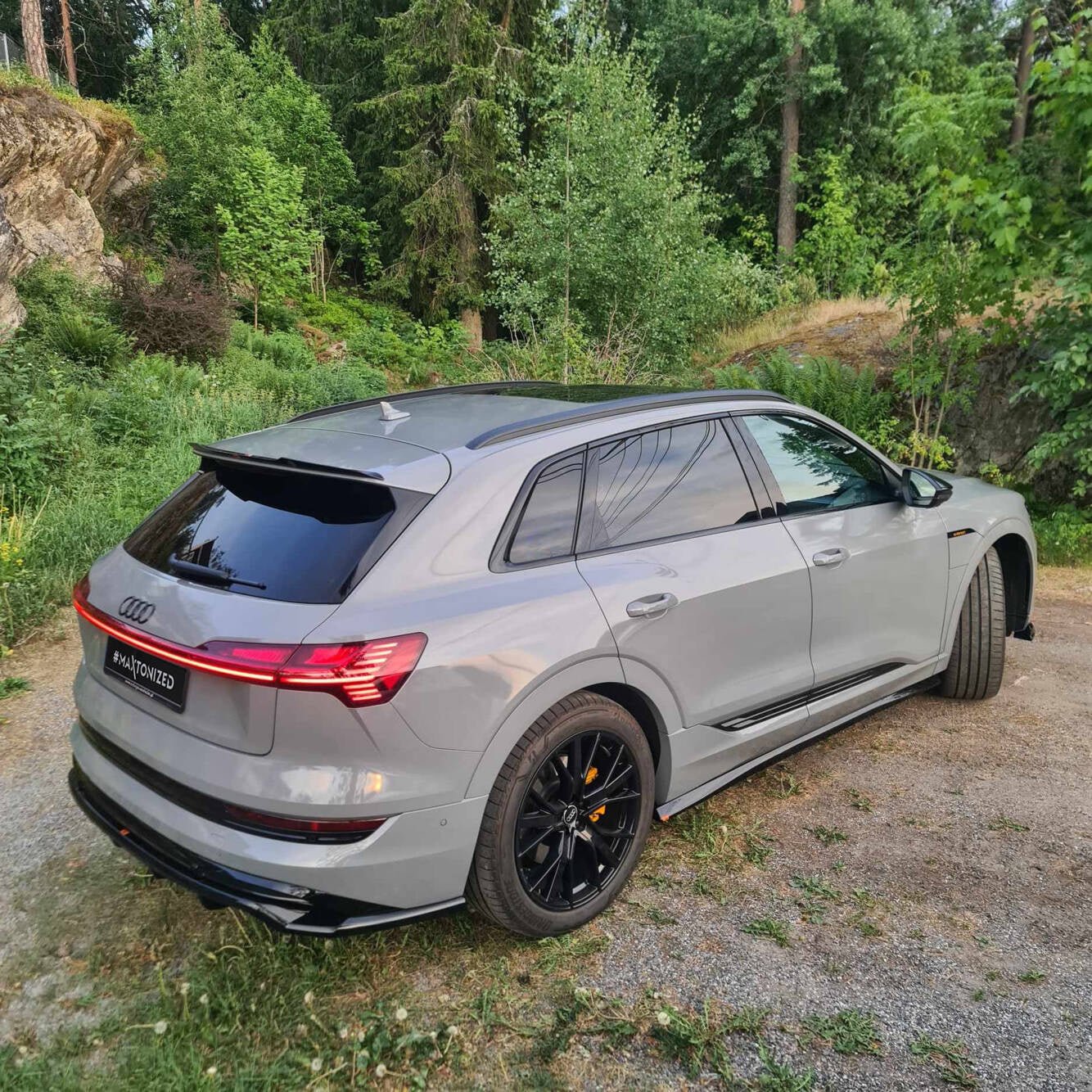 Maxton Design Bakdiffuser med vertikale finner – Audi e-tron S-Line