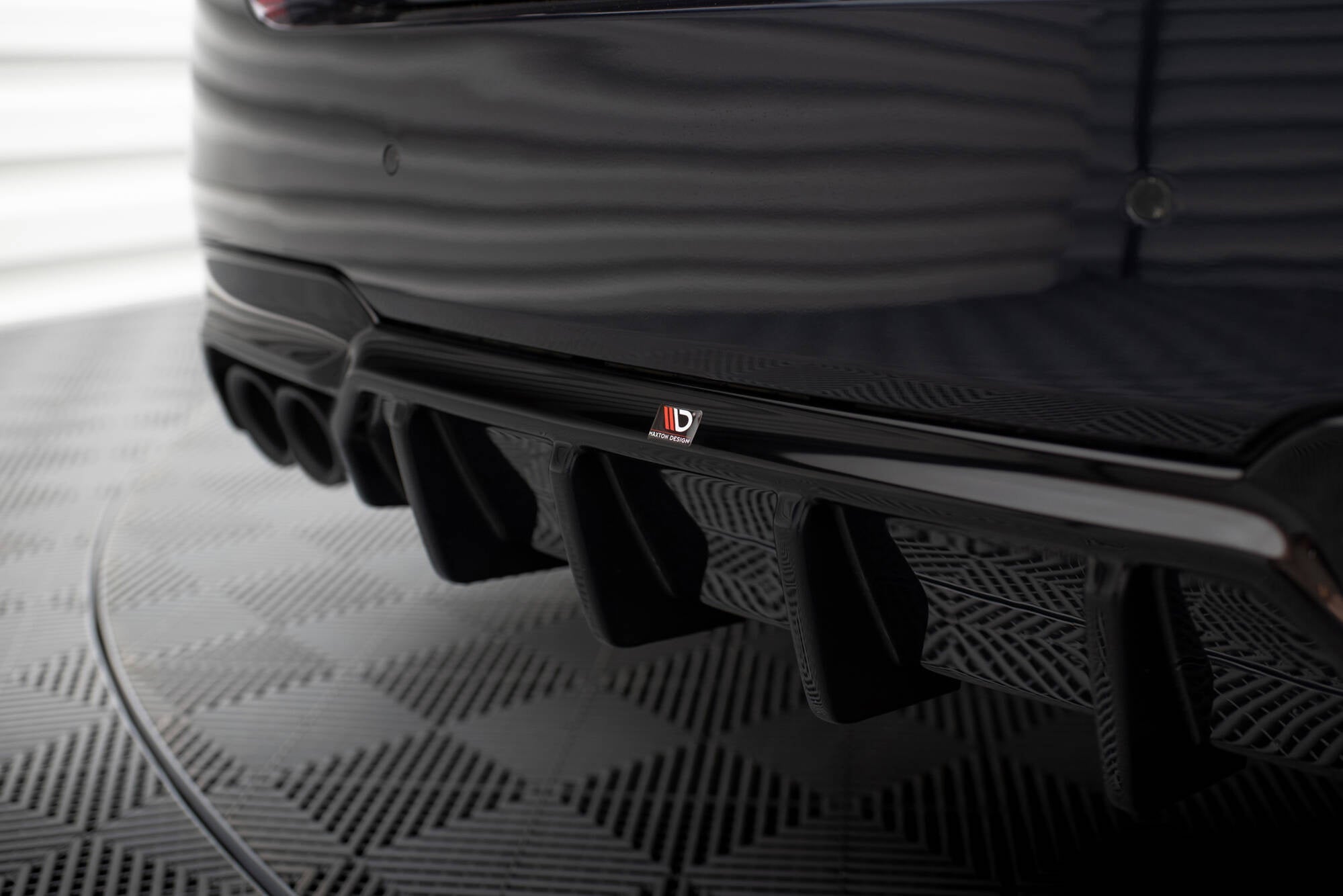 Maxton Design Bakdiffuser V.2 – BMW 5 M - Pack F10 / F11 (dobbel eksos én side)