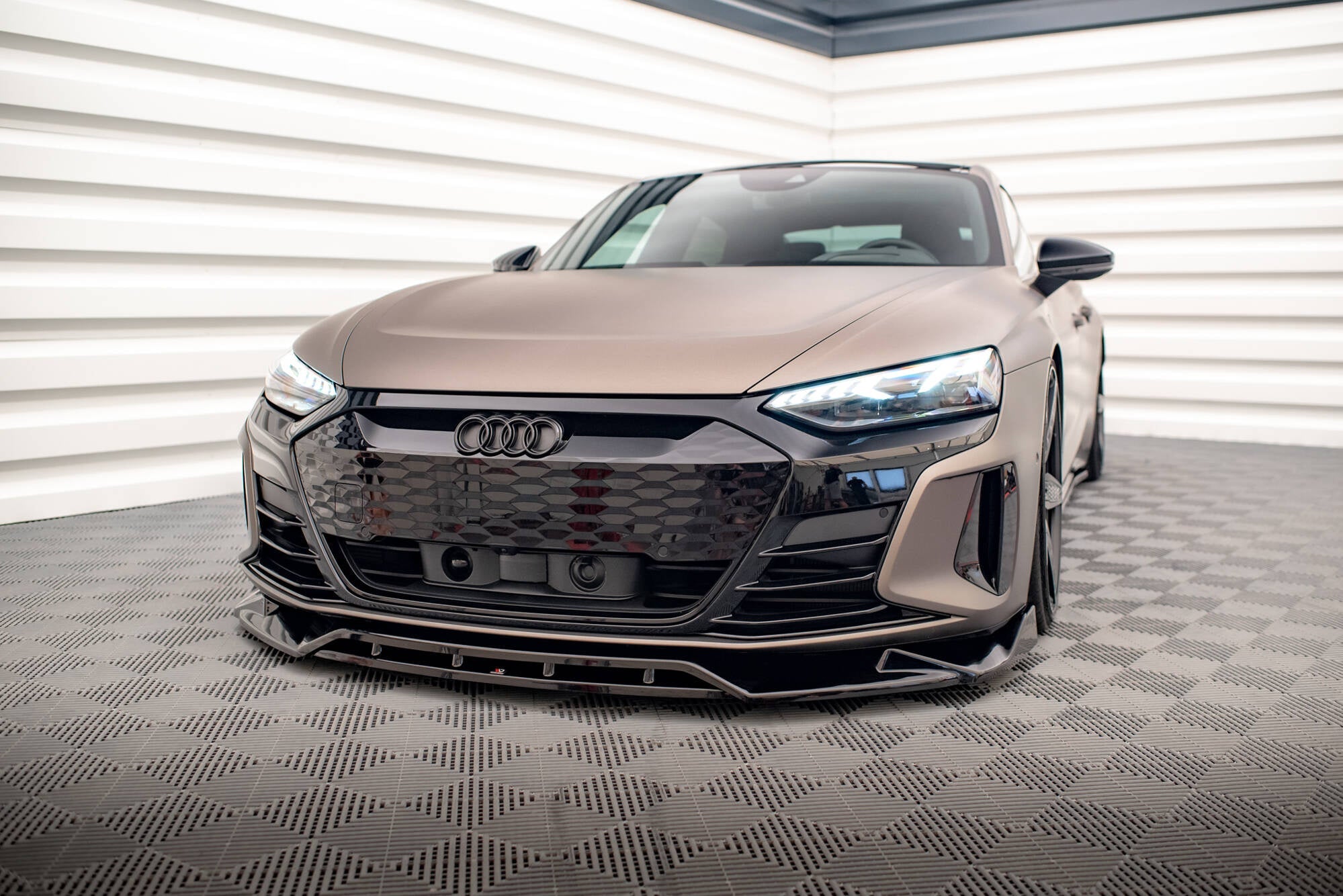 Maxton Design Splitter Kit – Audi e - Tron GT / RS GT Mk1